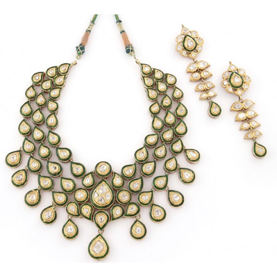 Malika - e - Gul Kundan Jewellery Set