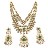 Bahaar - e - Ishq Kundan Jewellery Set